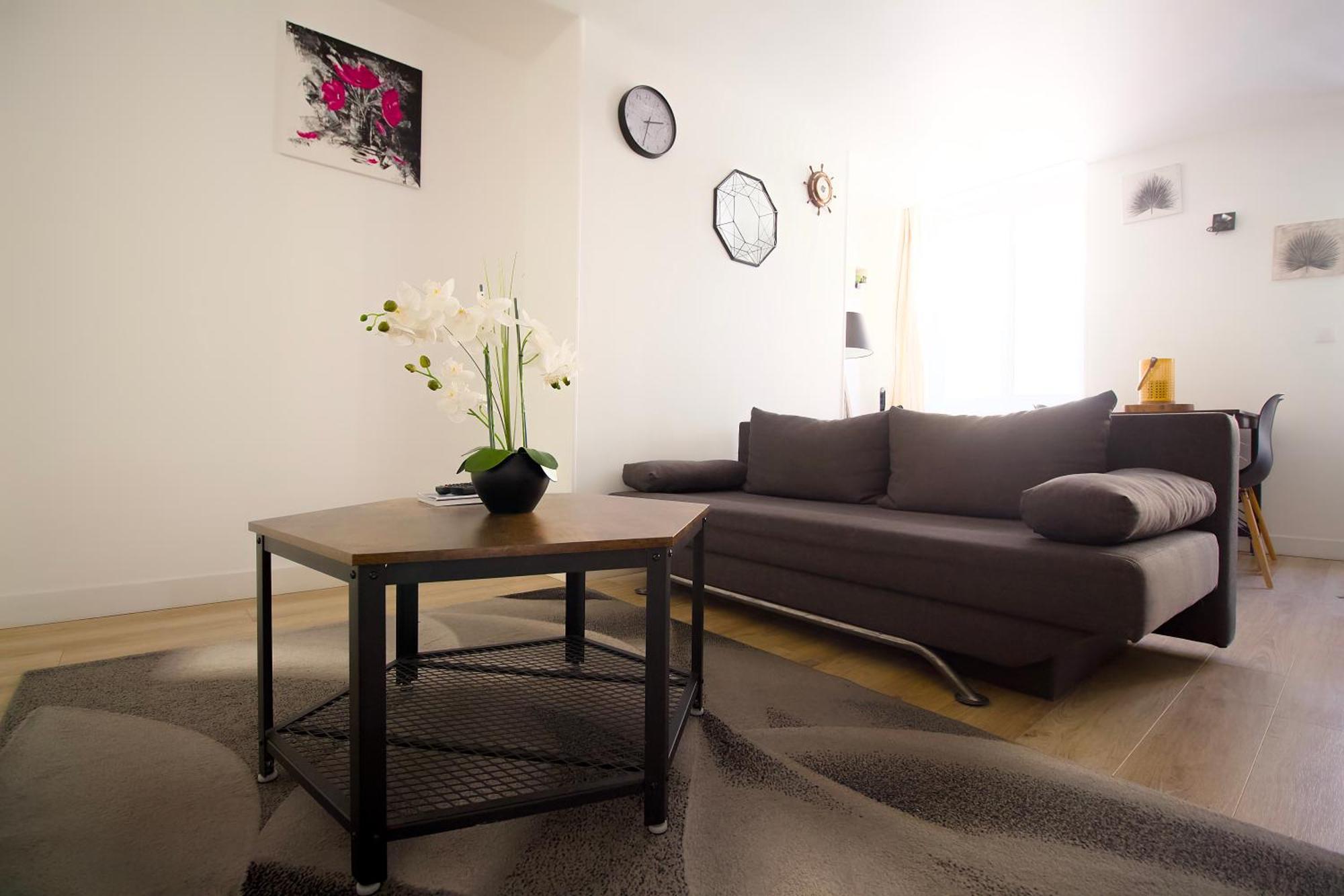 Triplex Lumineux A Cherbourg, Hyper Centre, 2 Pas Du Port & Vie Nocturne, Intendance Luxury Host Exterior photo