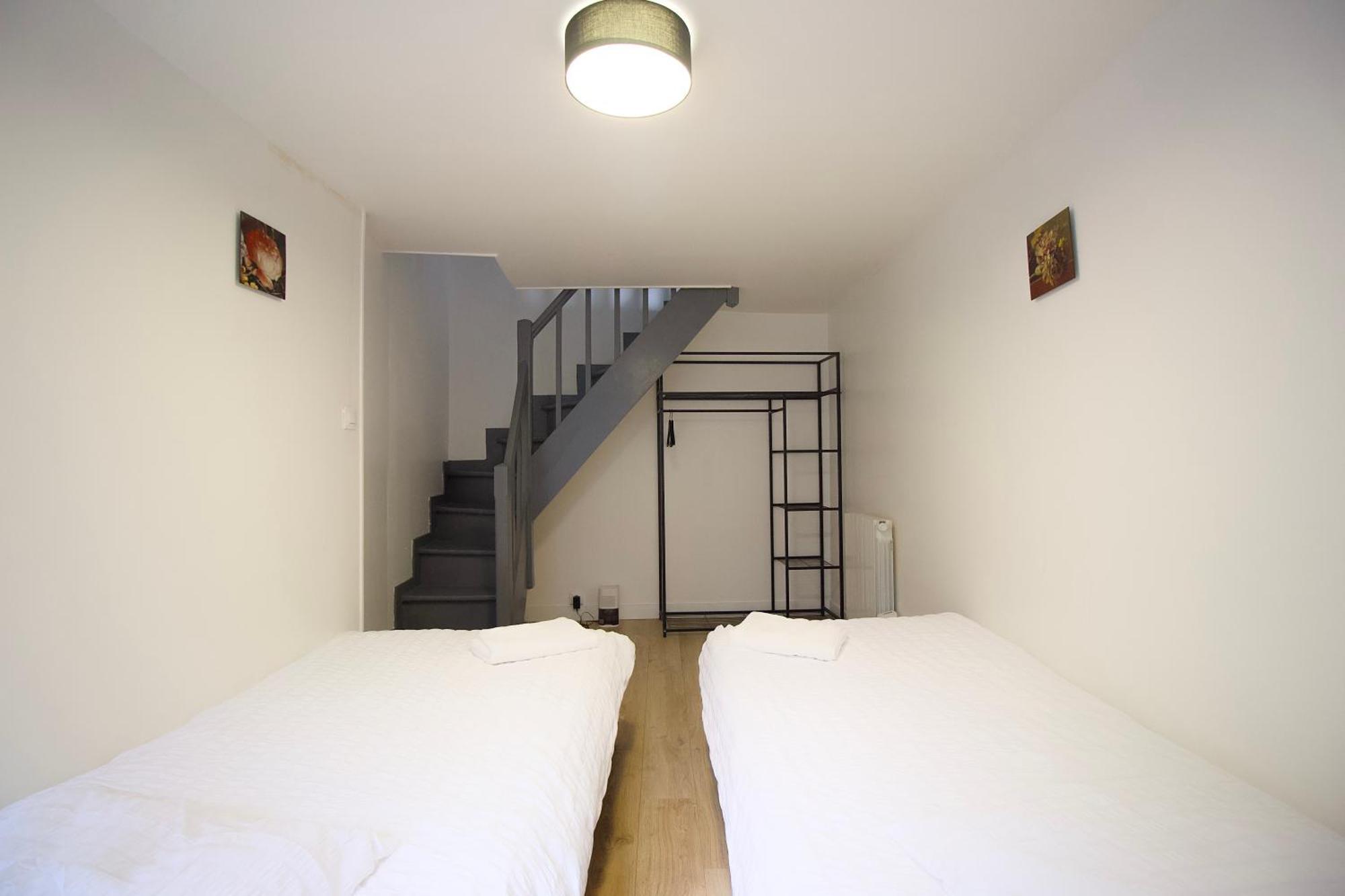 Triplex Lumineux A Cherbourg, Hyper Centre, 2 Pas Du Port & Vie Nocturne, Intendance Luxury Host Exterior photo