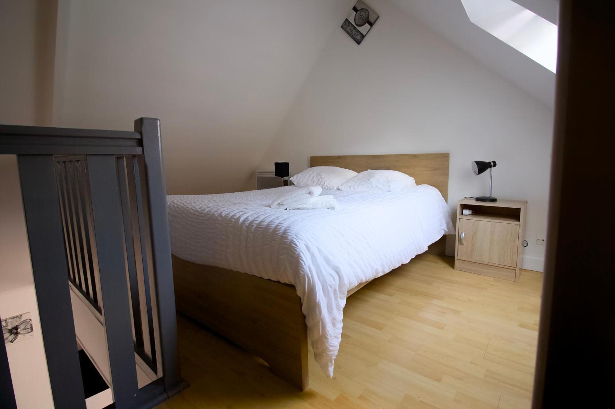 Triplex Lumineux A Cherbourg, Hyper Centre, 2 Pas Du Port & Vie Nocturne, Intendance Luxury Host Exterior photo